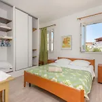House Blue Island Holiday home Jezera