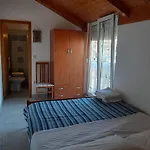 House Blue Island Jezera