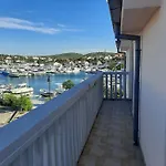 House Blue Island Jezera