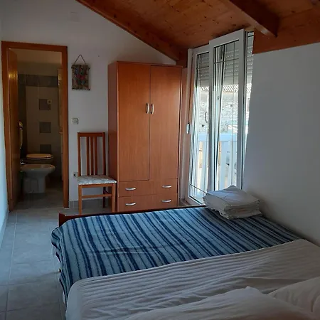 House Blue Island Jezera