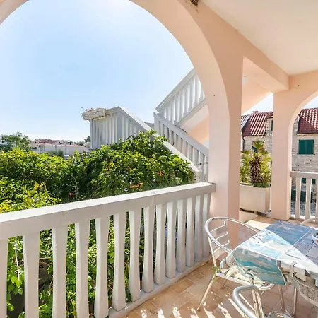 House Blue Island Holiday home Jezera