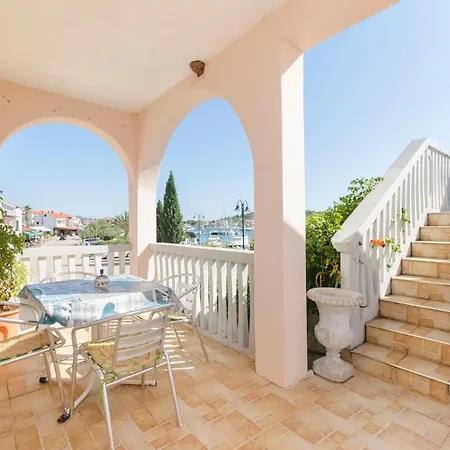 Holiday home House Blue Island Jezera