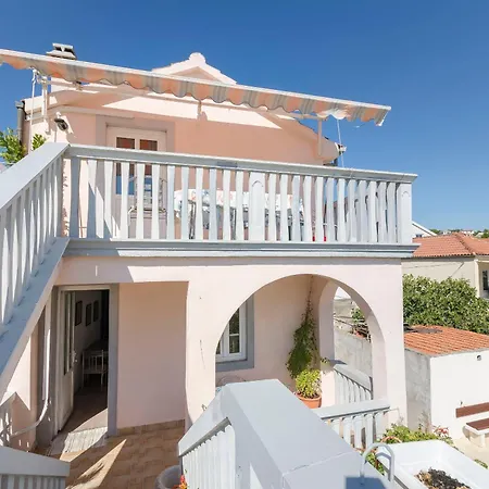 Holiday home House Blue Island Jezera