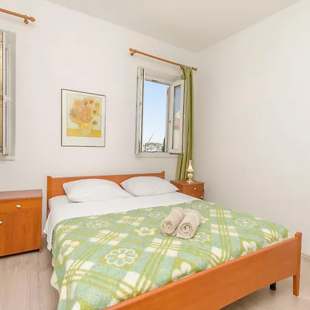 Holiday home House Blue Island Jezera