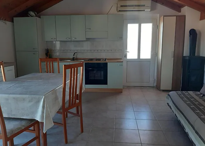 House Blue Island Jezera