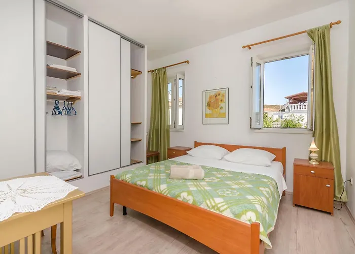 House Blue Island Ferienhaus Jezera