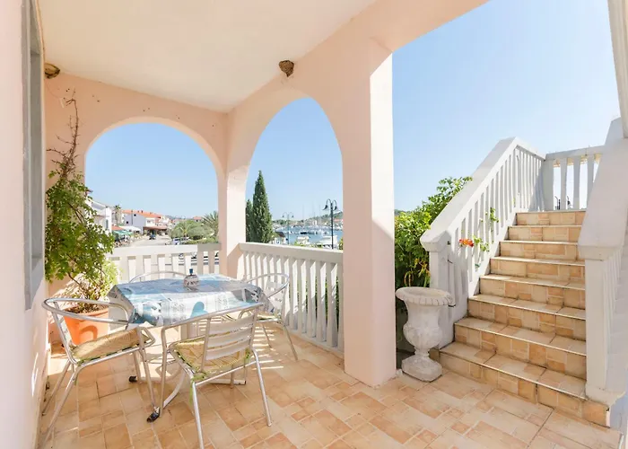 Holiday home House Blue Island Jezera