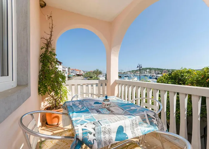 House Blue Island * Jezera