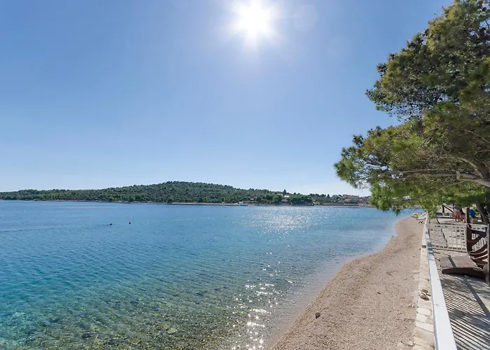 House Blue Island Ferienhaus Jezera